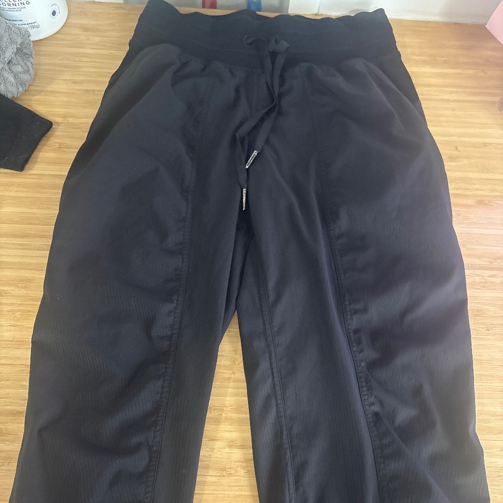 Lululemon size 4 mid rise studio pant